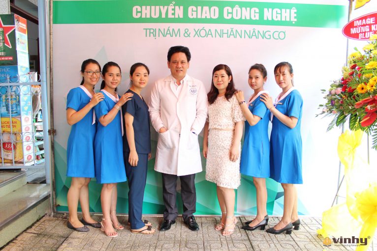 dr-vin-tran-hup-hinh-luu-niem-voi-blue-sea-spa-3-1