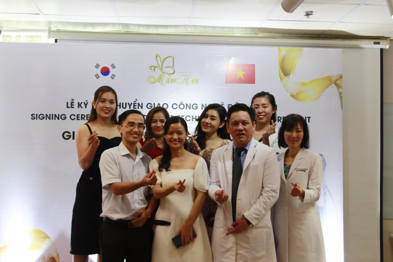 chuyen-giao-thanh-cong-sieu-pham-rocket-ultrasound-den-minhee-beauty6