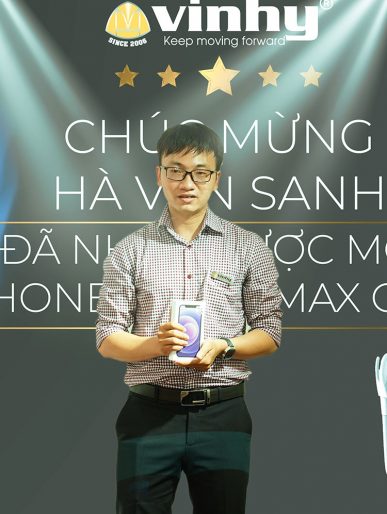 LỄ TRAO GIẢI IPHONE 12 PRO MAX GOLD CHO DƯỢC SĨ HÀ VĂN SANH