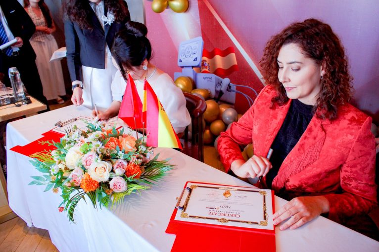 buoi-le-chuyen-giao-cong-nghe-symmed-premiere-cho-mnd-citta-laser-5